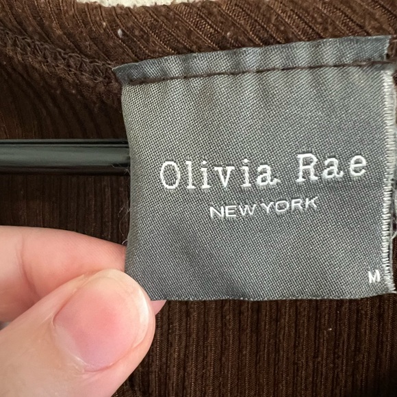 Olivia Rae Brown Ribbed V-Neck Top - Picture 3 of 3